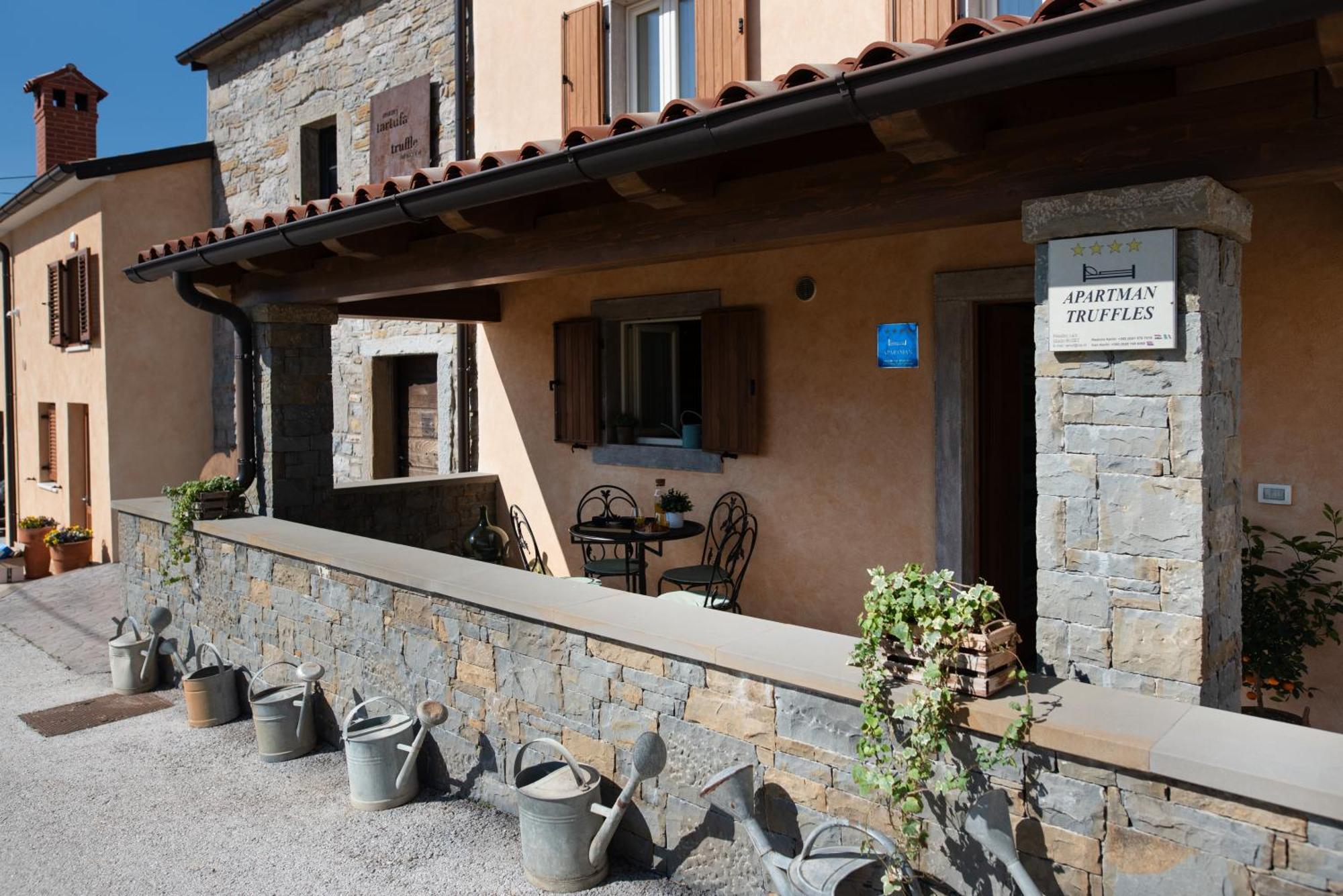 Апартаменти Truffle House Karlic Бузет Екстер'єр фото