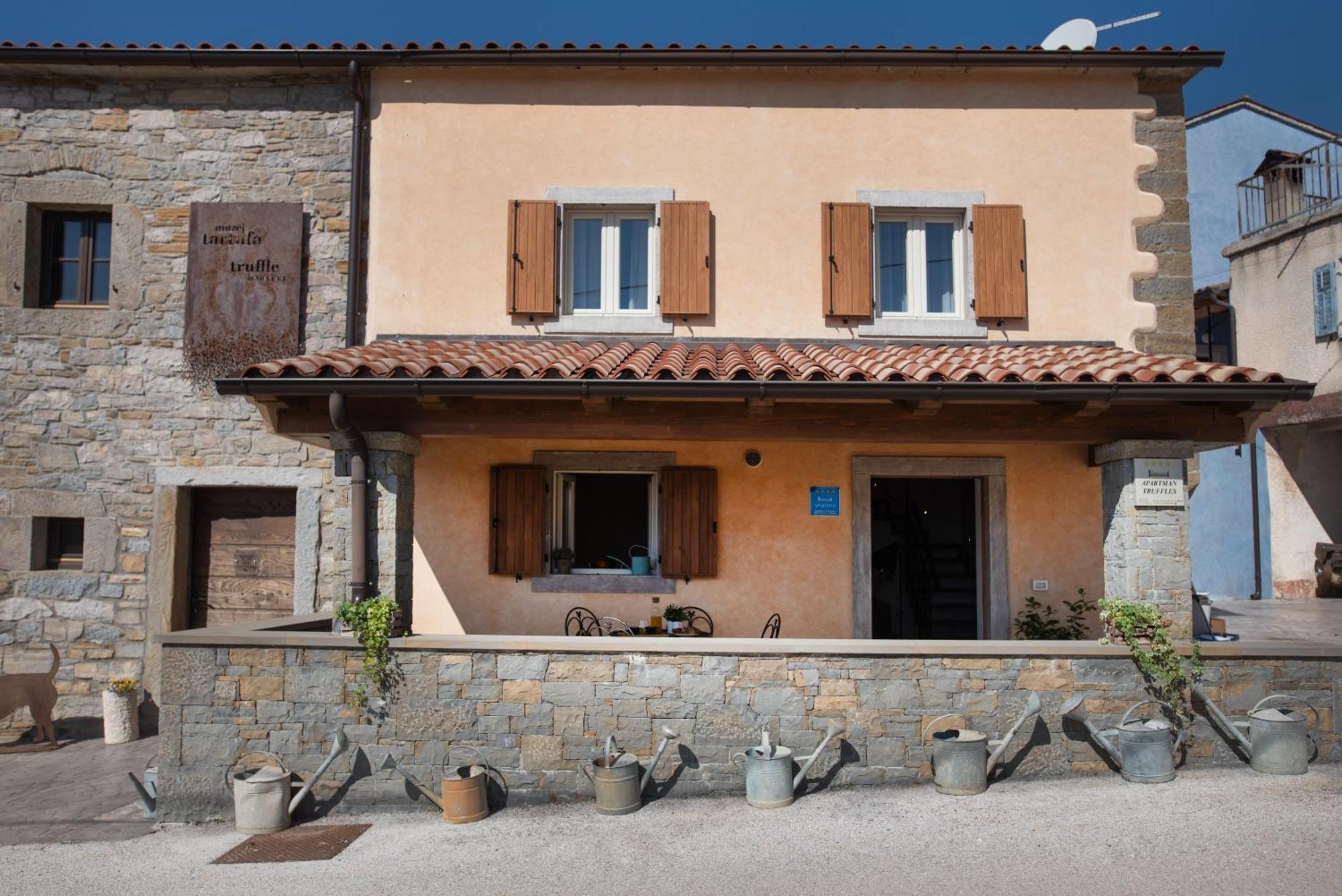 Апартаменти Truffle House Karlic Бузет Екстер'єр фото